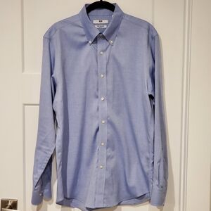 Uniqlo Men's Slim Fit No Iron Blue Button Down Dress Shirt